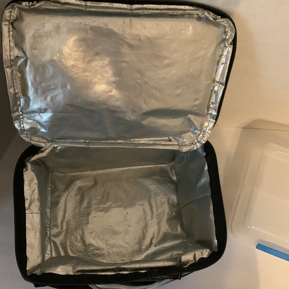 Kids lunch bag with a sandwich plastic container - Picture 4 of 16